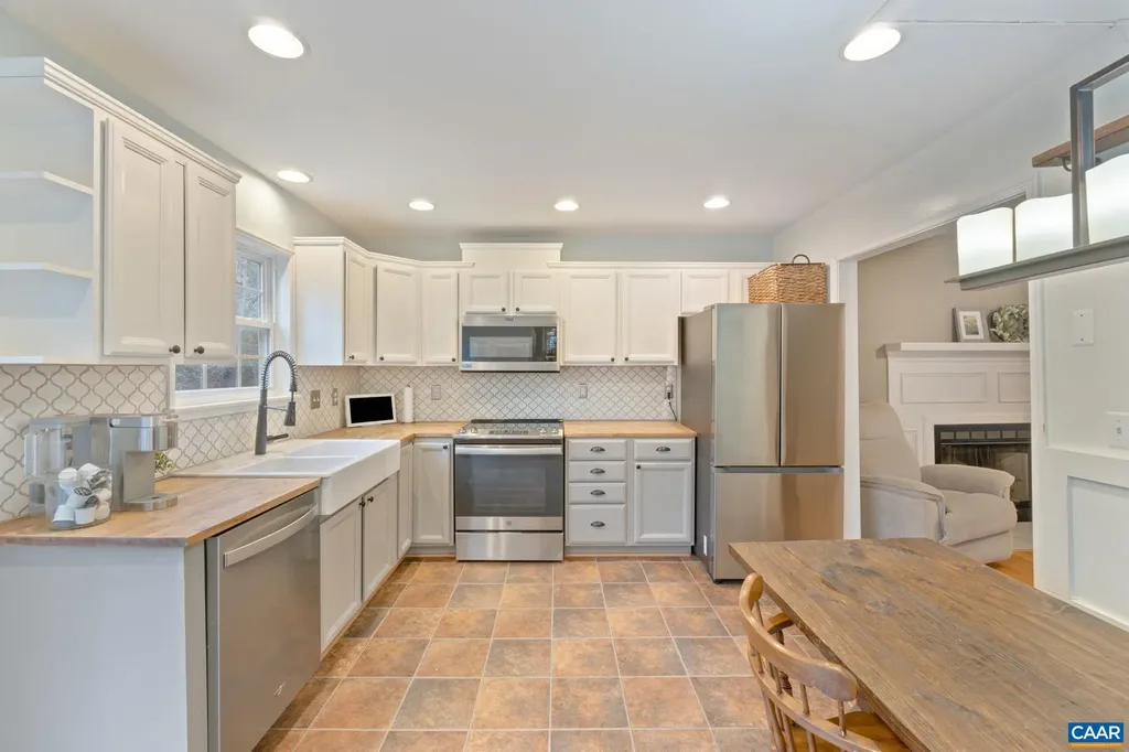 3 Iroquois Way Palmyra VA 22963