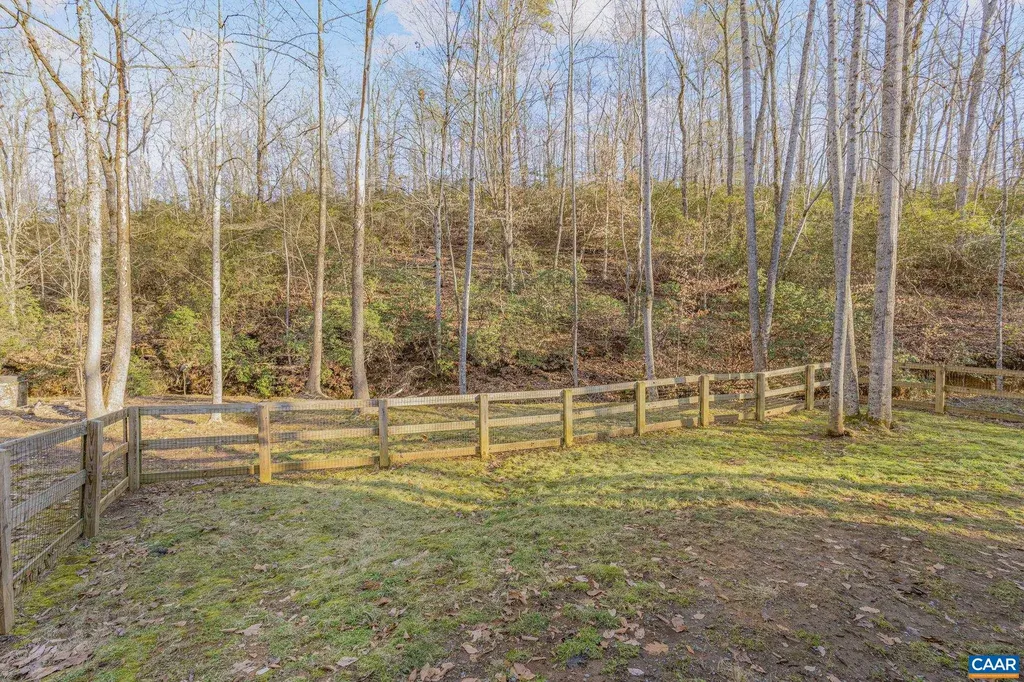3 Iroquois Way Palmyra VA 22963