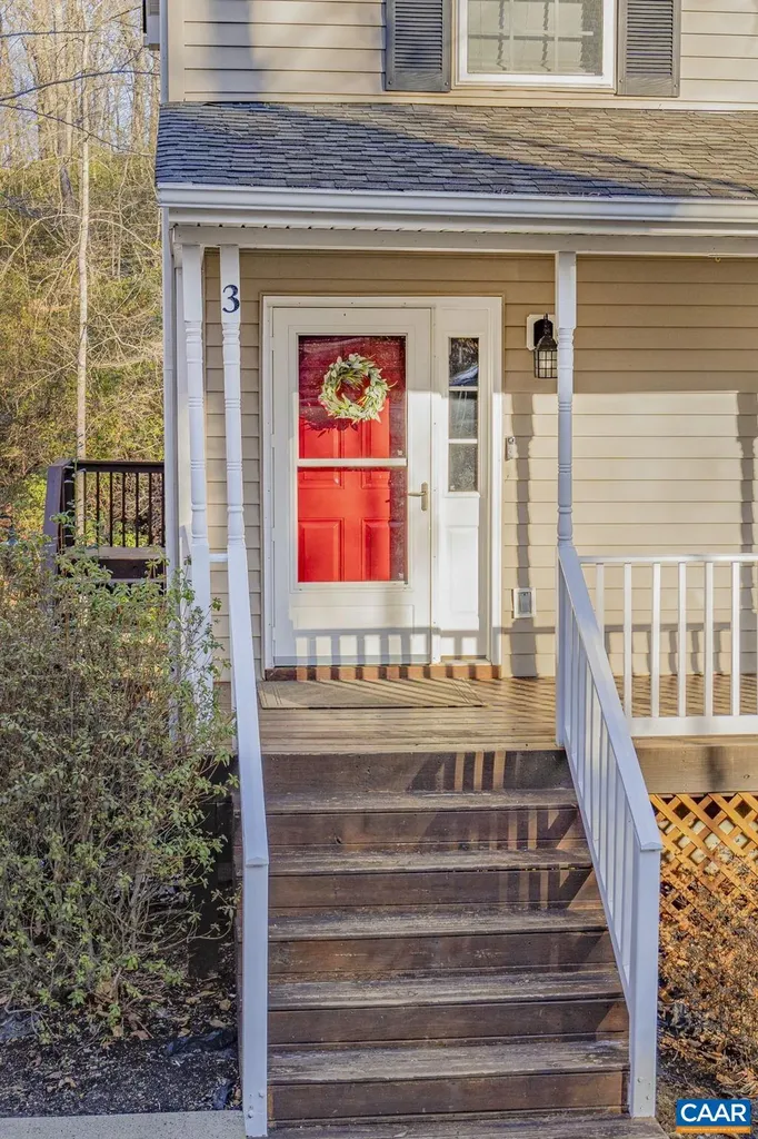 3 Iroquois Way Palmyra VA 22963