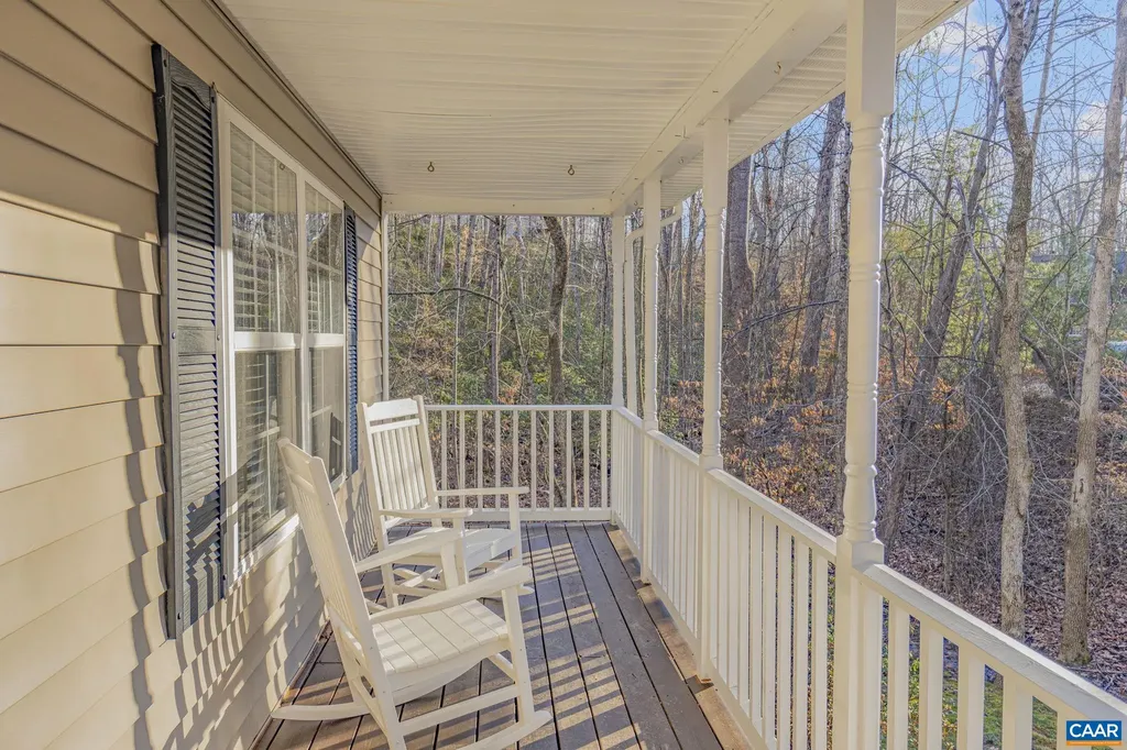 3 Iroquois Way Palmyra VA 22963