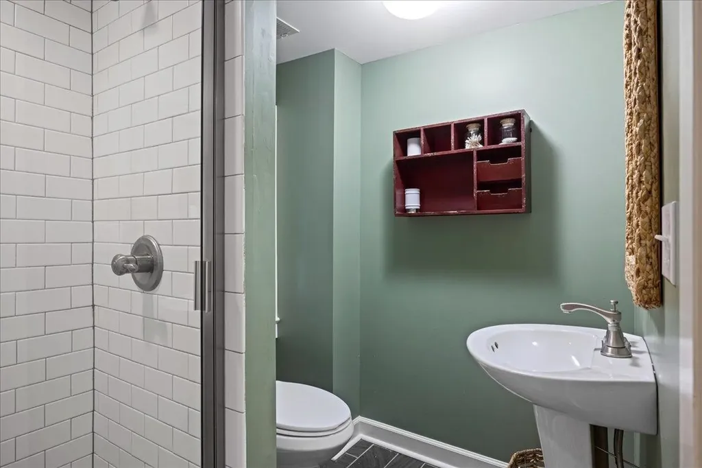 6772 South East Side Highway Elkton VA 22827