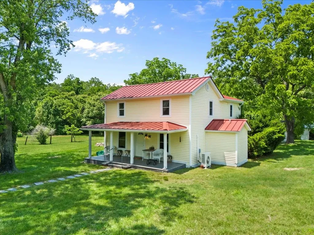 6772 South East Side Highway Elkton VA 22827