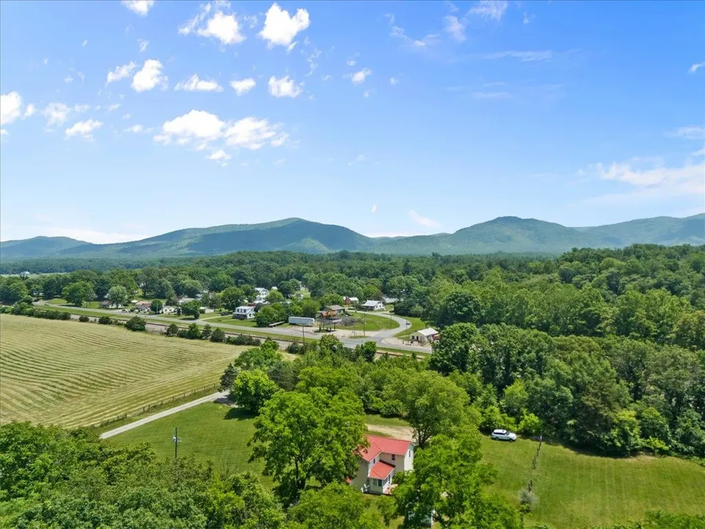 6772 South East Side Highway Elkton VA 22827