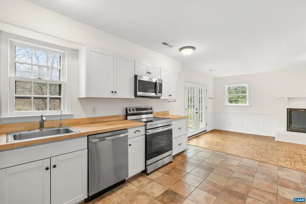 2640 Warwick Place Earlysville VA 22936