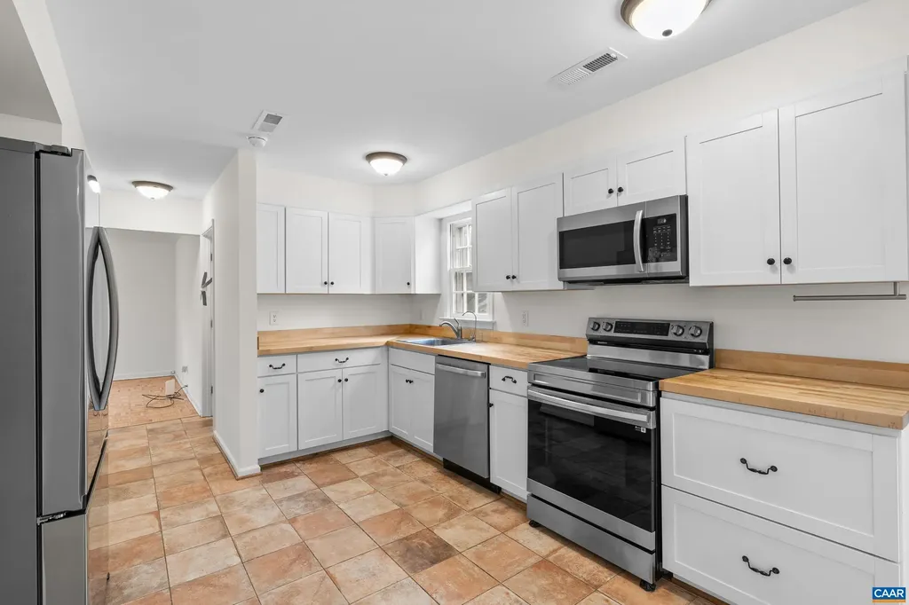 2640 Warwick Place Earlysville VA 22936