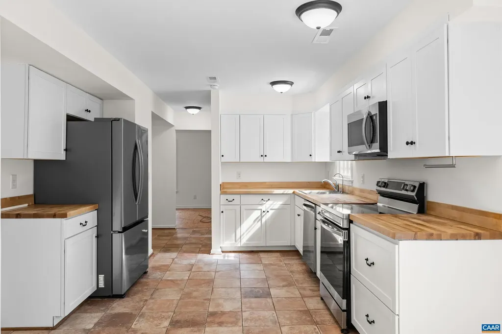 2640 Warwick Place Earlysville VA 22936