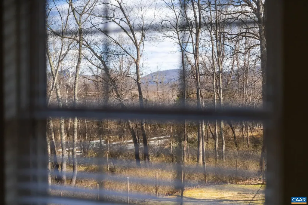 57 Pounding Branch Road Afton VA 22920