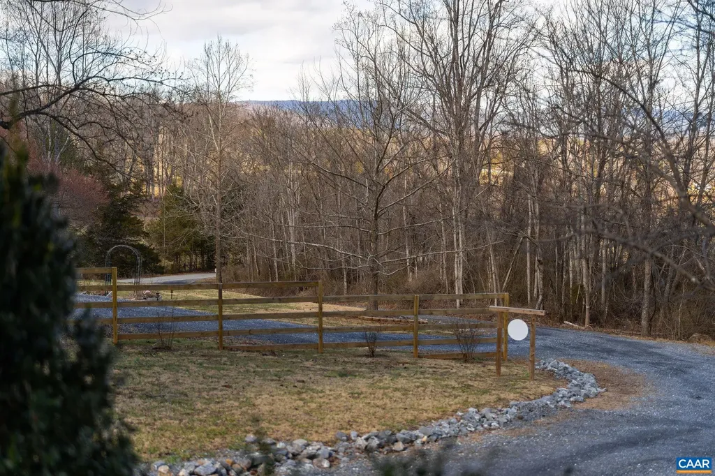 57 Pounding Branch Road Afton VA 22920