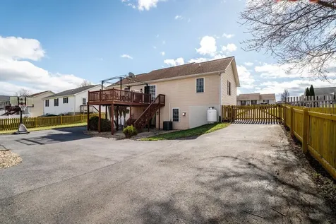 110 Lofton Drive Weyers Cave VA 24486