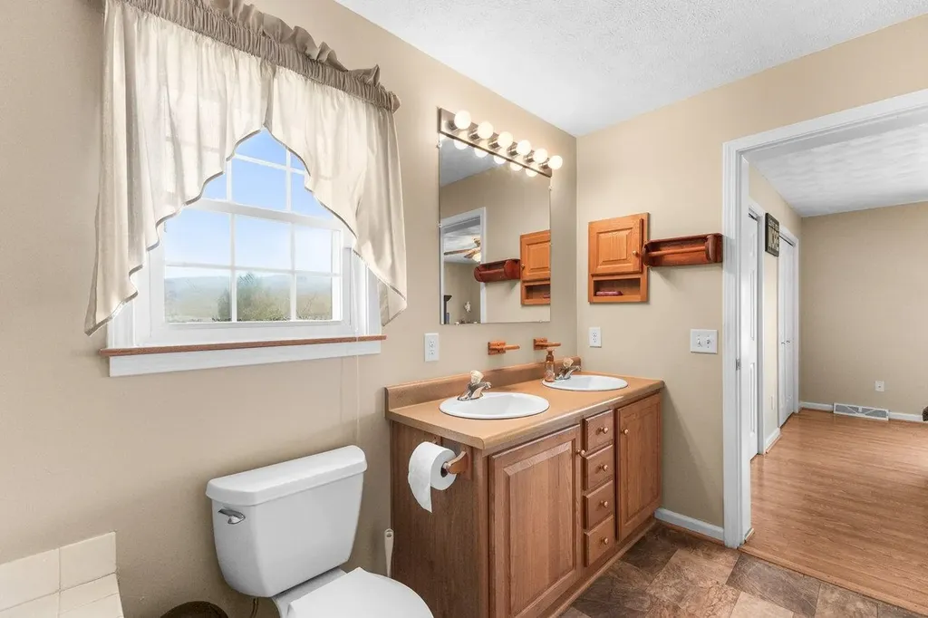 18785 Red Brush Road Elkton VA 22827