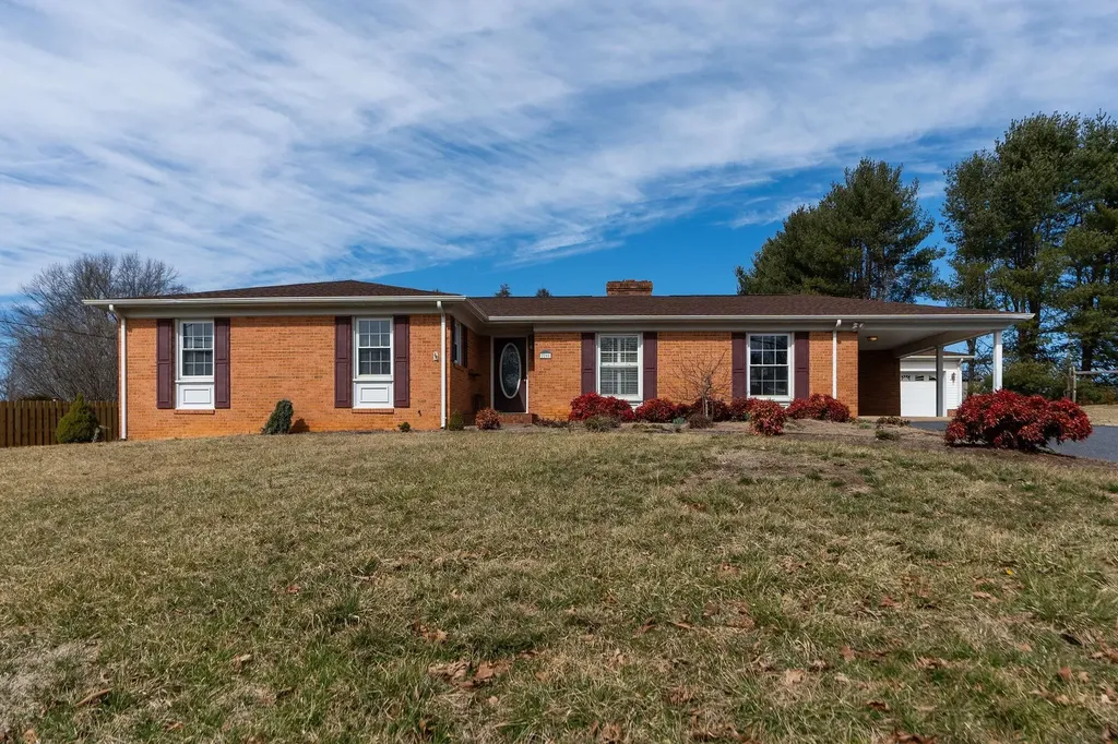 2208 Davis Road Waynesboro VA 22980