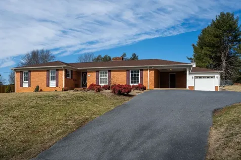 2208 Davis Road Waynesboro VA 22980
