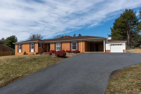 2208 Davis Road Waynesboro VA 22980