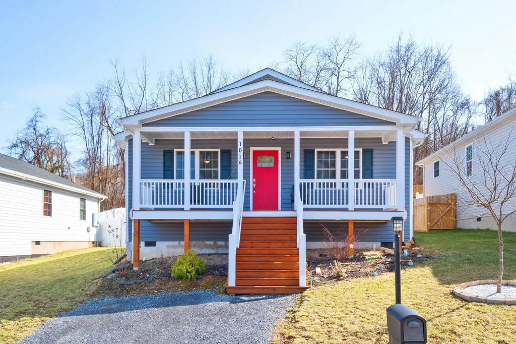 1016 Albemarle Avenue Waynesboro VA 22980