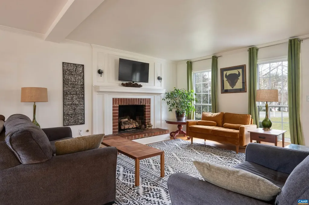 2180 Meadowfield Way Charlottesville VA 22911