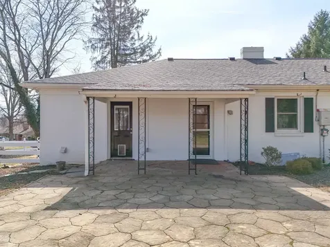 304 Valley View Drive Staunton VA 24401