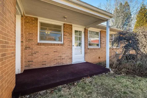 1009 Belmore Avenue Staunton VA 24401