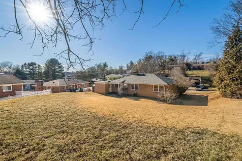 1009 Belmore Avenue Staunton VA 24401