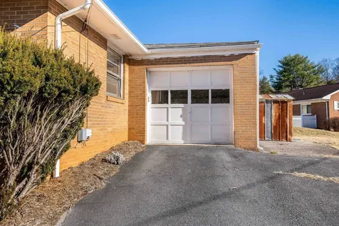 1009 Belmore Avenue Staunton VA 24401