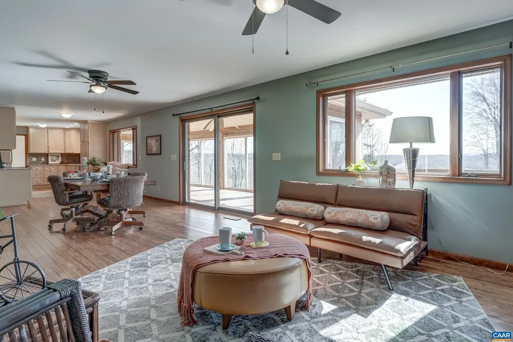 3133 James River Road Howardsville VA 24562