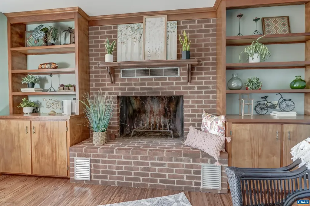 3133 James River Road Howardsville VA 24562