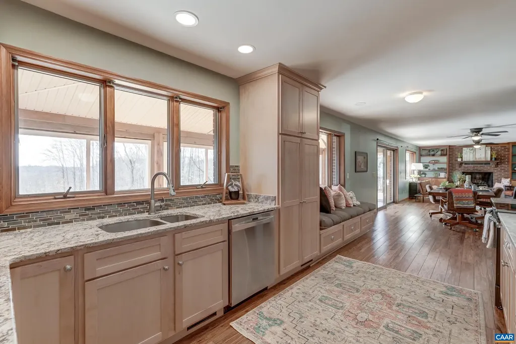 3133 James River Road Howardsville VA 24562