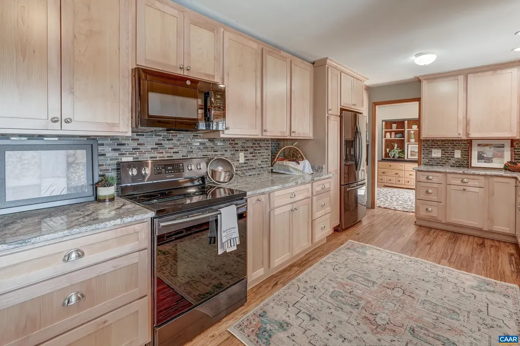 3133 James River Road Howardsville VA 24562