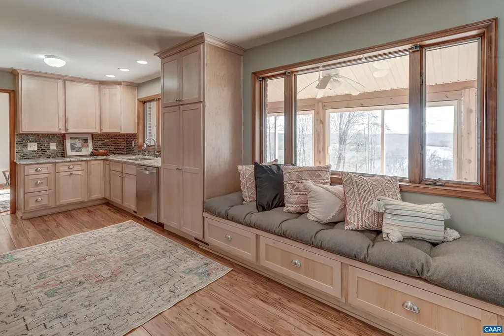 3133 James River Road Howardsville VA 24562