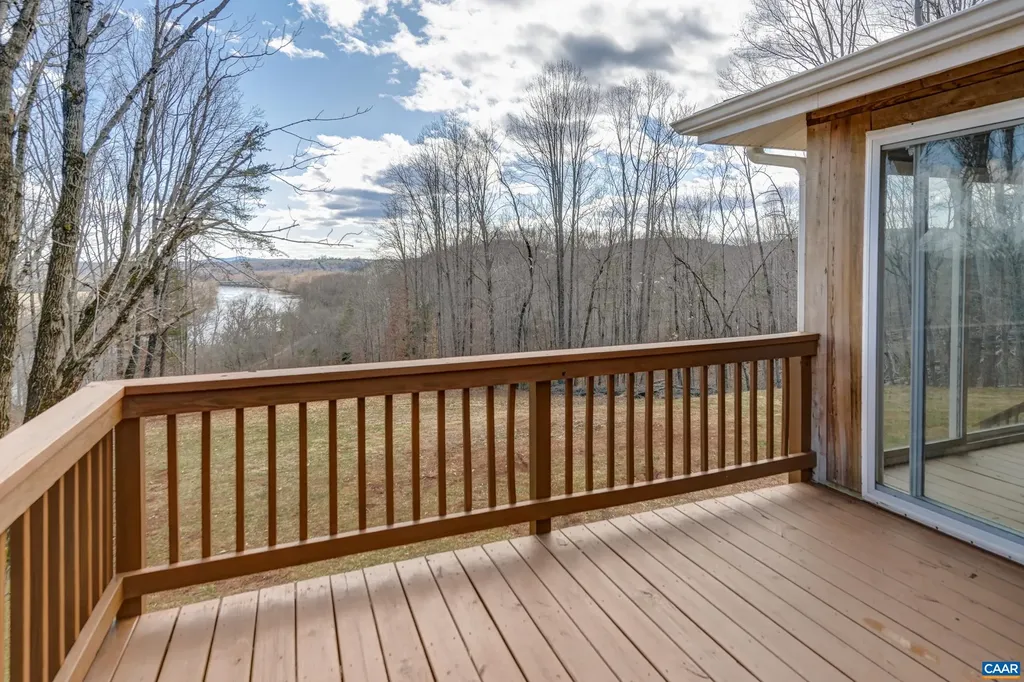 3133 James River Road Howardsville VA 24562