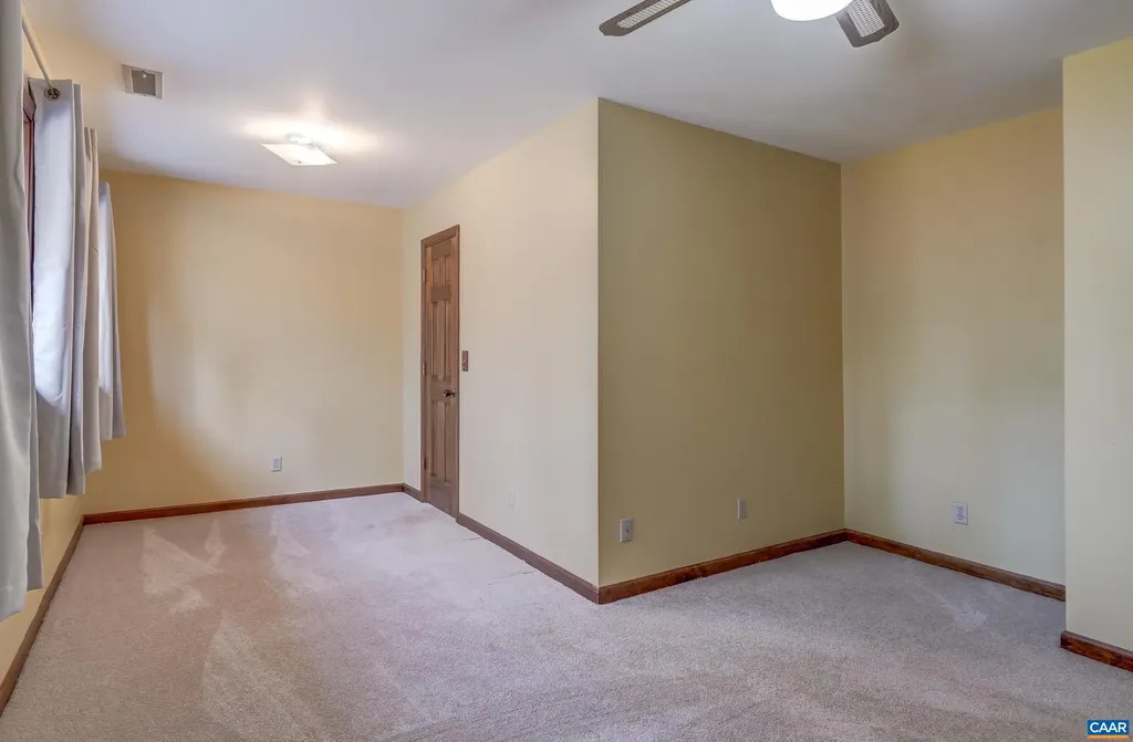 3133 James River Road Howardsville VA 24562