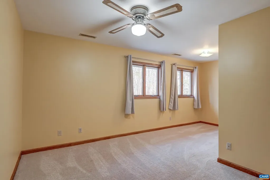 3133 James River Road Howardsville VA 24562