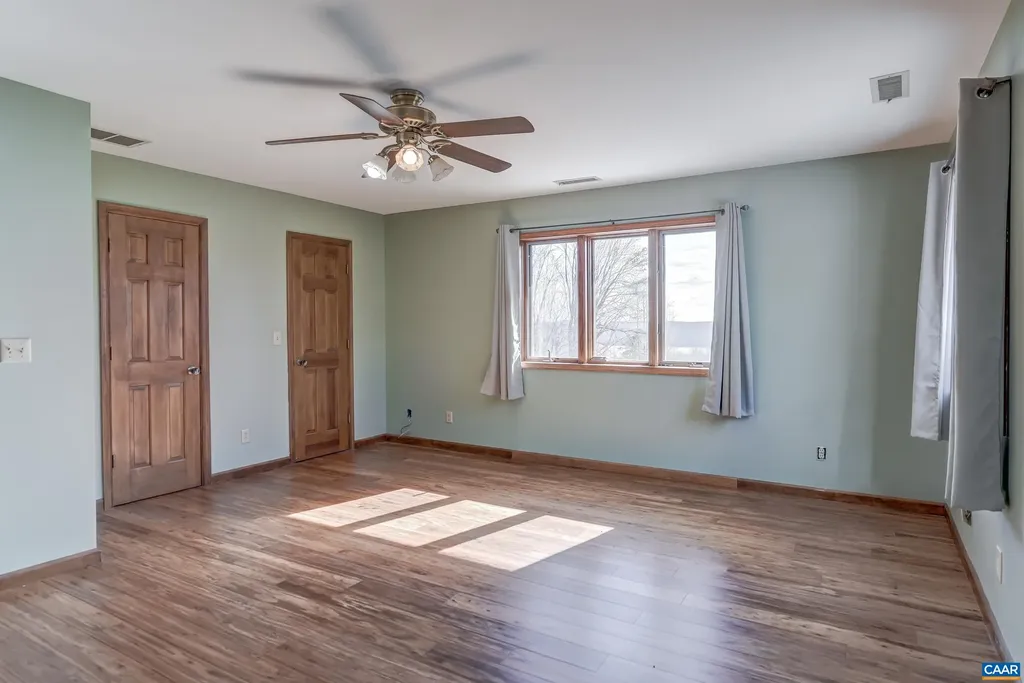 3133 James River Road Howardsville VA 24562