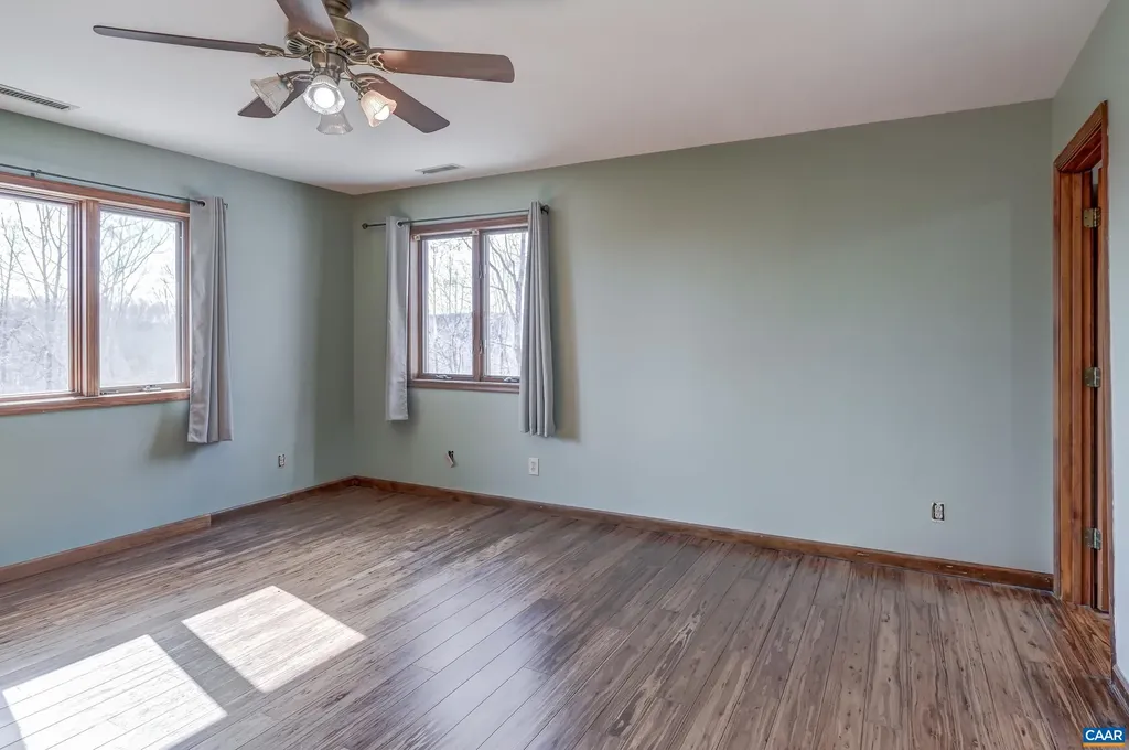 3133 James River Road Howardsville VA 24562