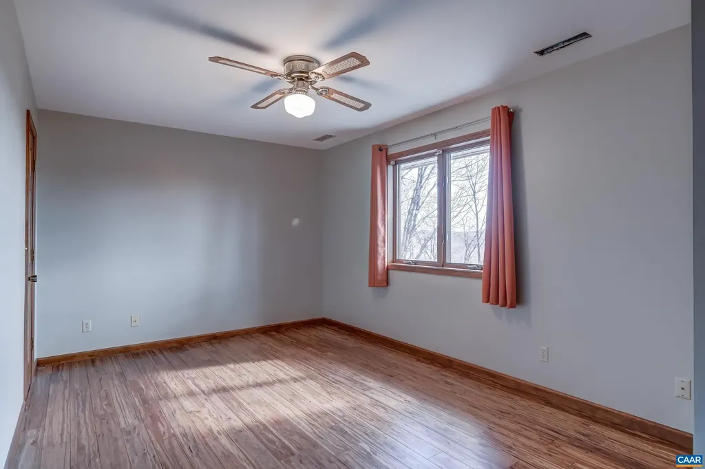 3133 James River Road Howardsville VA 24562