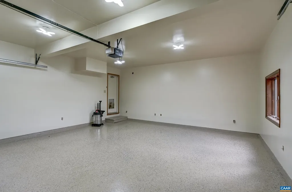 3133 James River Road Howardsville VA 24562