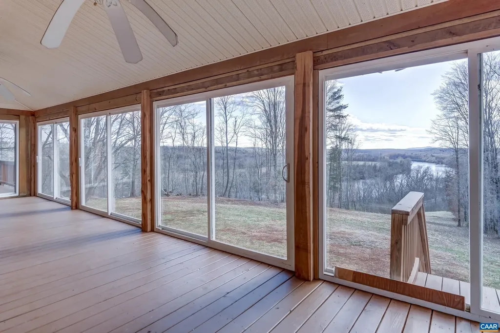 3133 James River Road Howardsville VA 24562