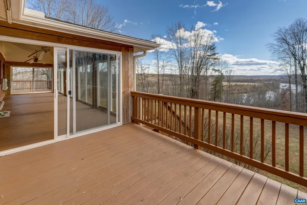 3133 James River Road Howardsville VA 24562