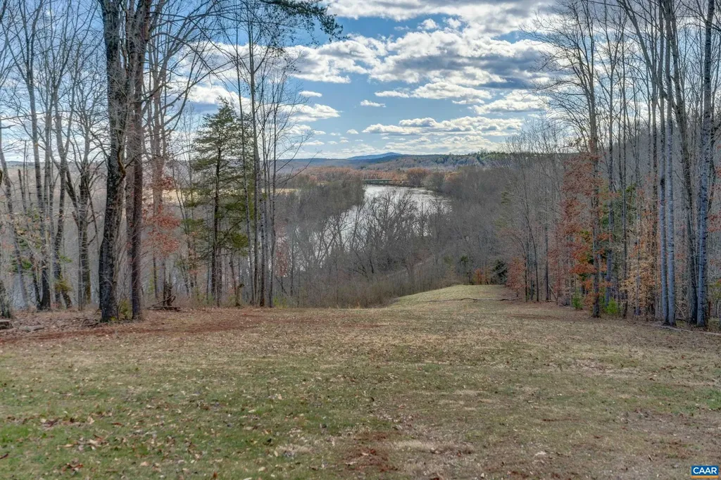 3133 James River Road Howardsville VA 24562