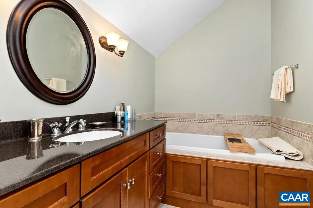 947 Diamond Hill Condos Roseland VA 22967