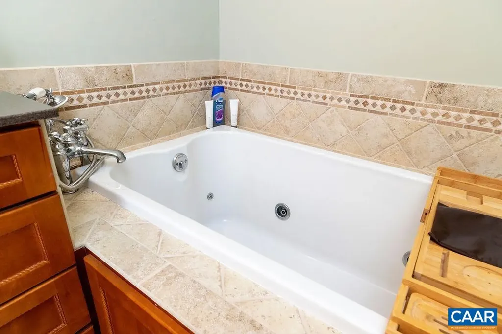 947 Diamond Hill Condos Roseland VA 22967