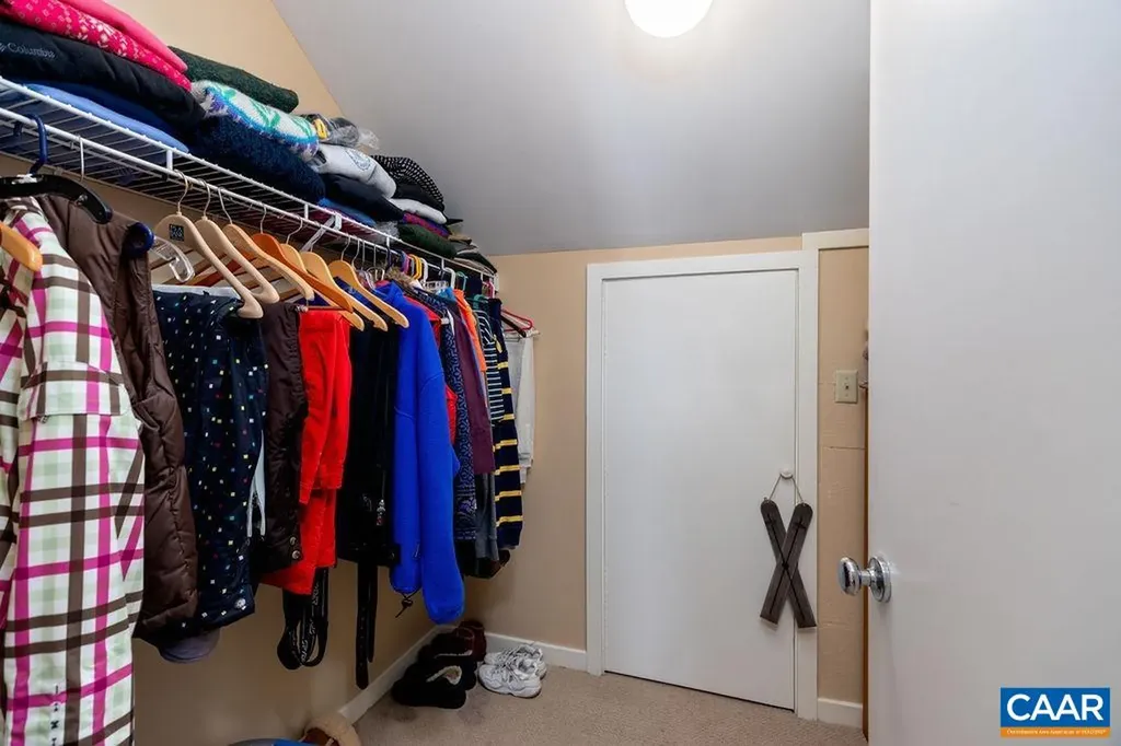 947 Diamond Hill Condos Roseland VA 22967