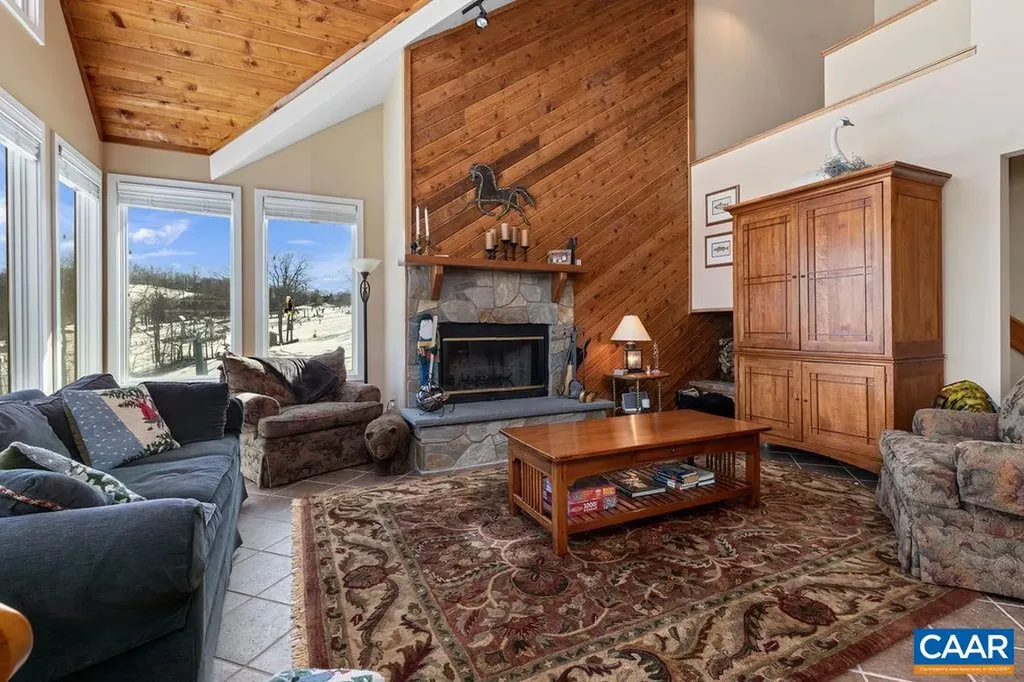 947 Diamond Hill Condos Roseland VA 22967