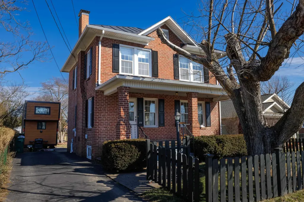 570 Mason Street Dayton VA 22821
