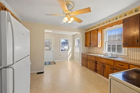 570 Mason Street Dayton VA 22821
