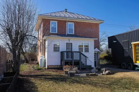 570 Mason Street Dayton VA 22821