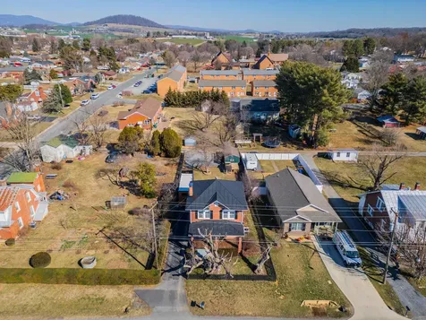 570 Mason Street Dayton VA 22821