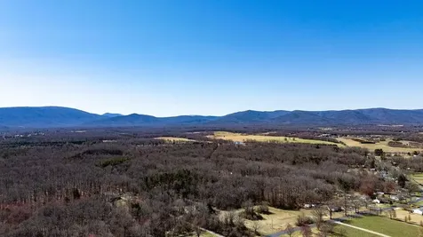 3355 Lyndhurst Road Stuarts Draft VA 24477