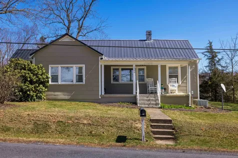 1985 Barrenridge Road Staunton VA 24401