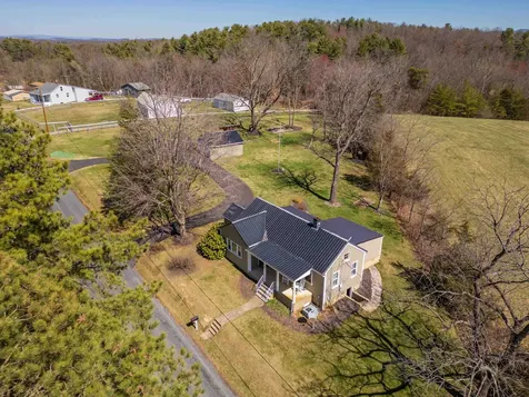 1985 Barrenridge Road Staunton VA 24401