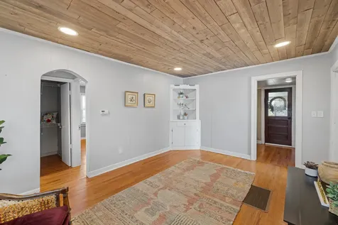 1985 Barrenridge Road Staunton VA 24401